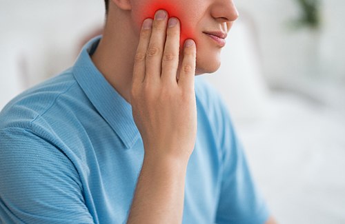 Patient with radiating tooth pain